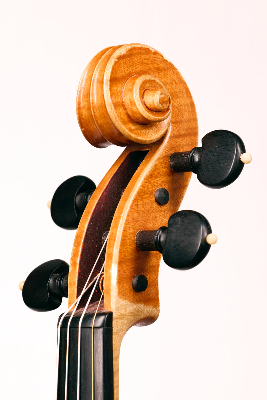 A Good Violin by Chen Guang-Yue, 1988.