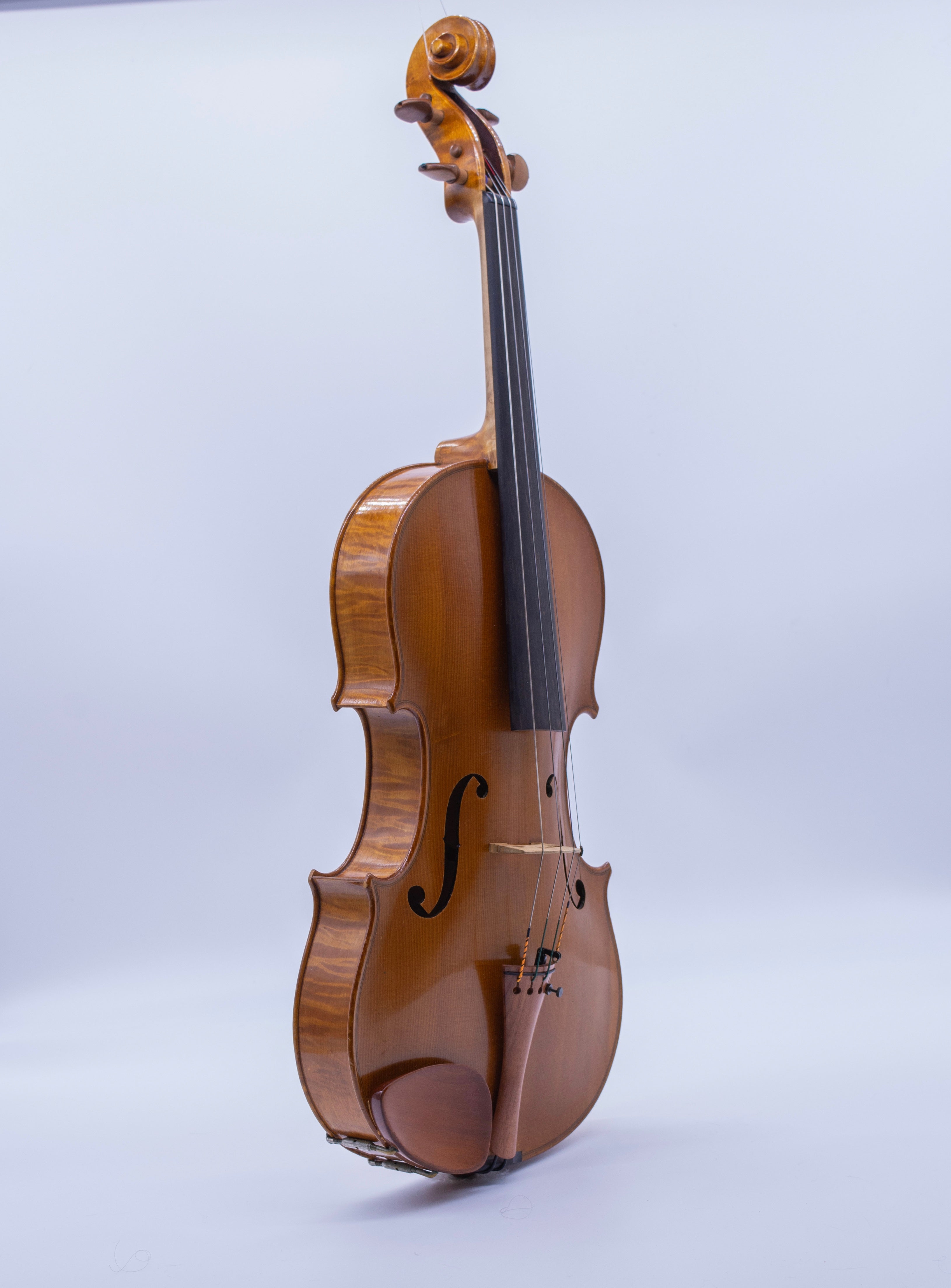 A French-American Viola by Paul Hilaire for Thomas L. Fawick, 1955. 16 –  Cohen Violins