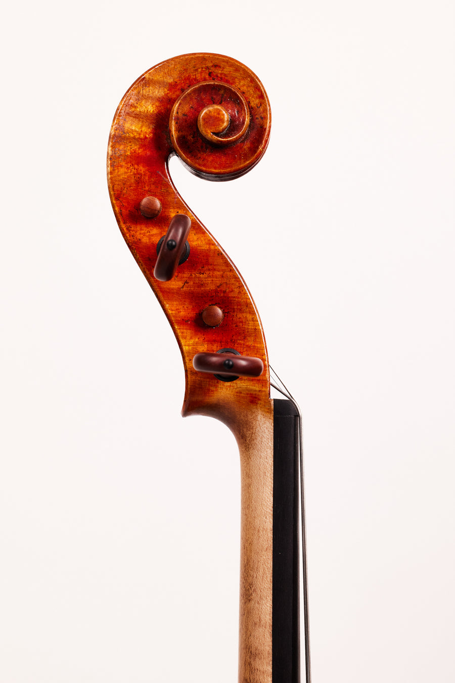 An Exquisite Modern Cremonese Viola by Maurizio Tadioli, 2004. 15 3/4”